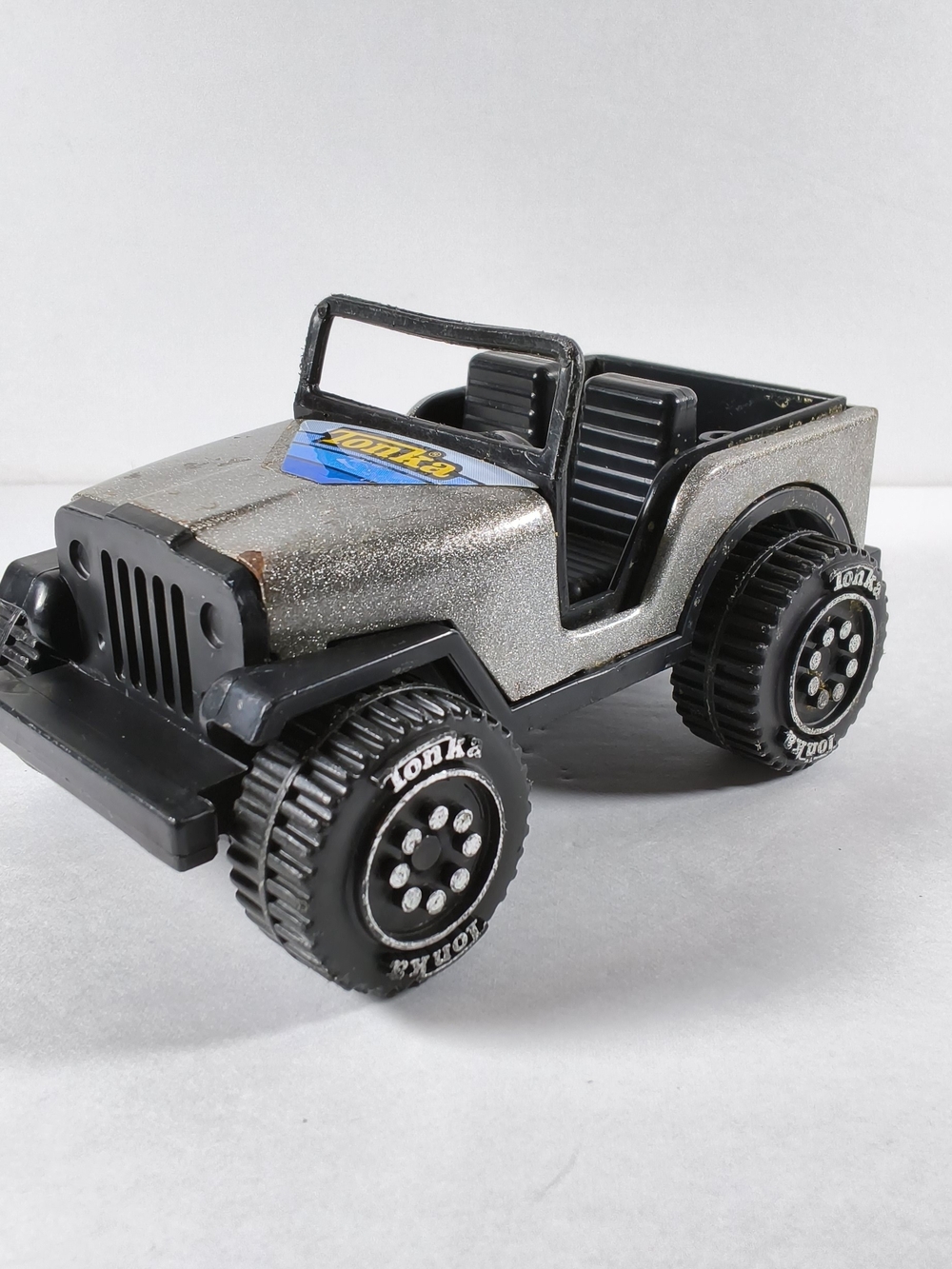 Vintage 1979 Tonka Silver Glitter 4x4 Jeep Renegade Pressed Steel 1:30 Scale